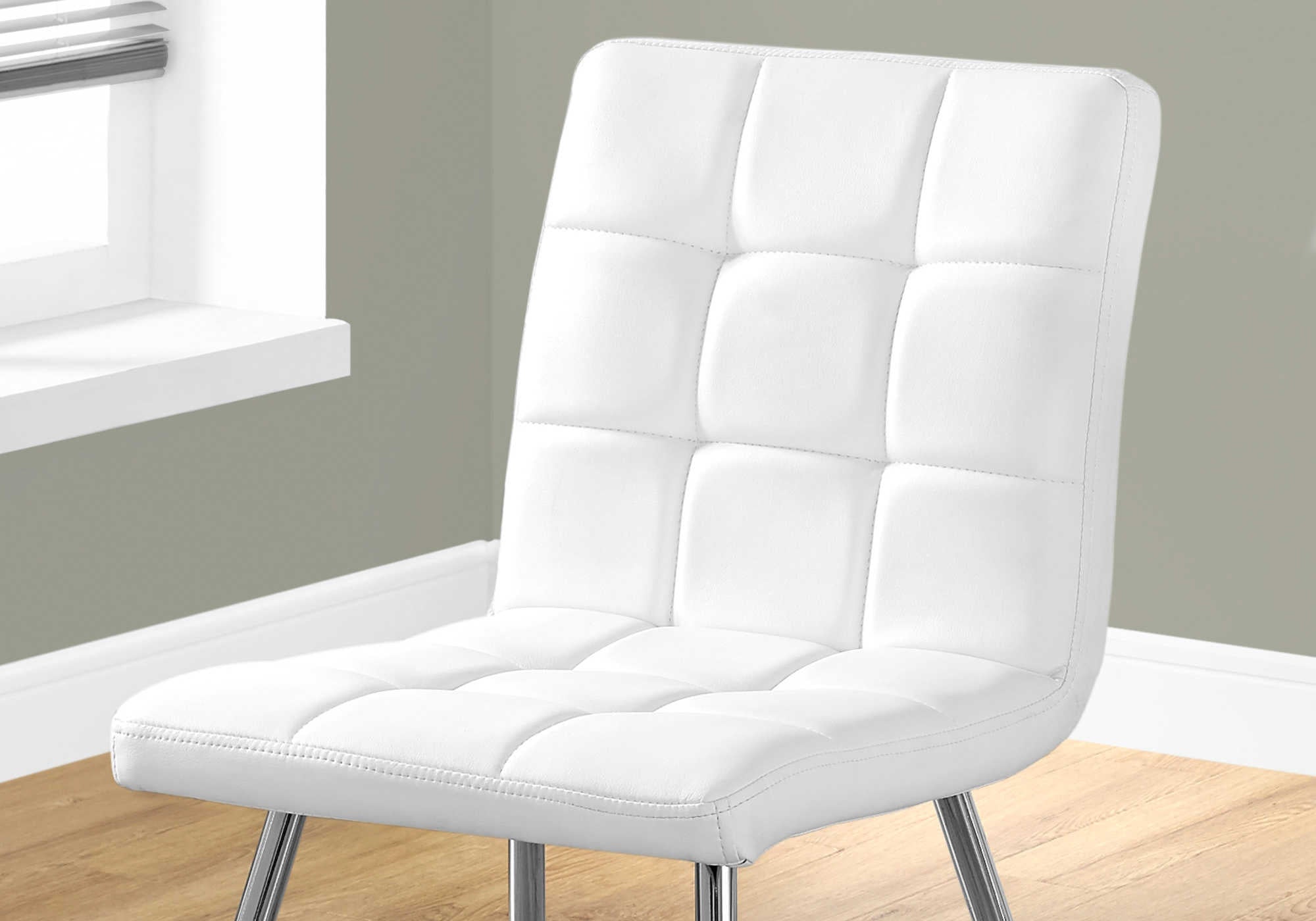 Chaises de salle à manger - 2 pièces / 32"H / Similicuir blanc / Chrome