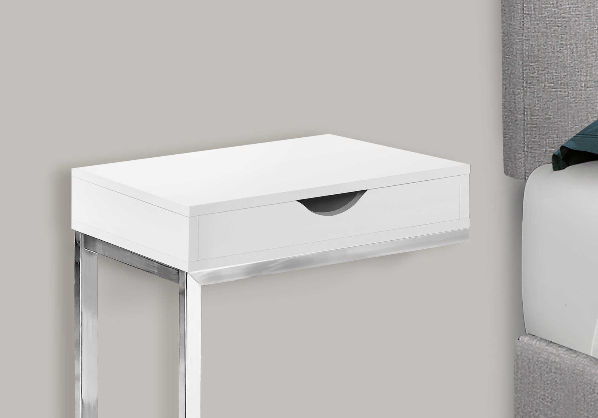 TABLE D'APPOINT - MÉTAL CHROME / BLANC BRILLANT AVEC TIROIR