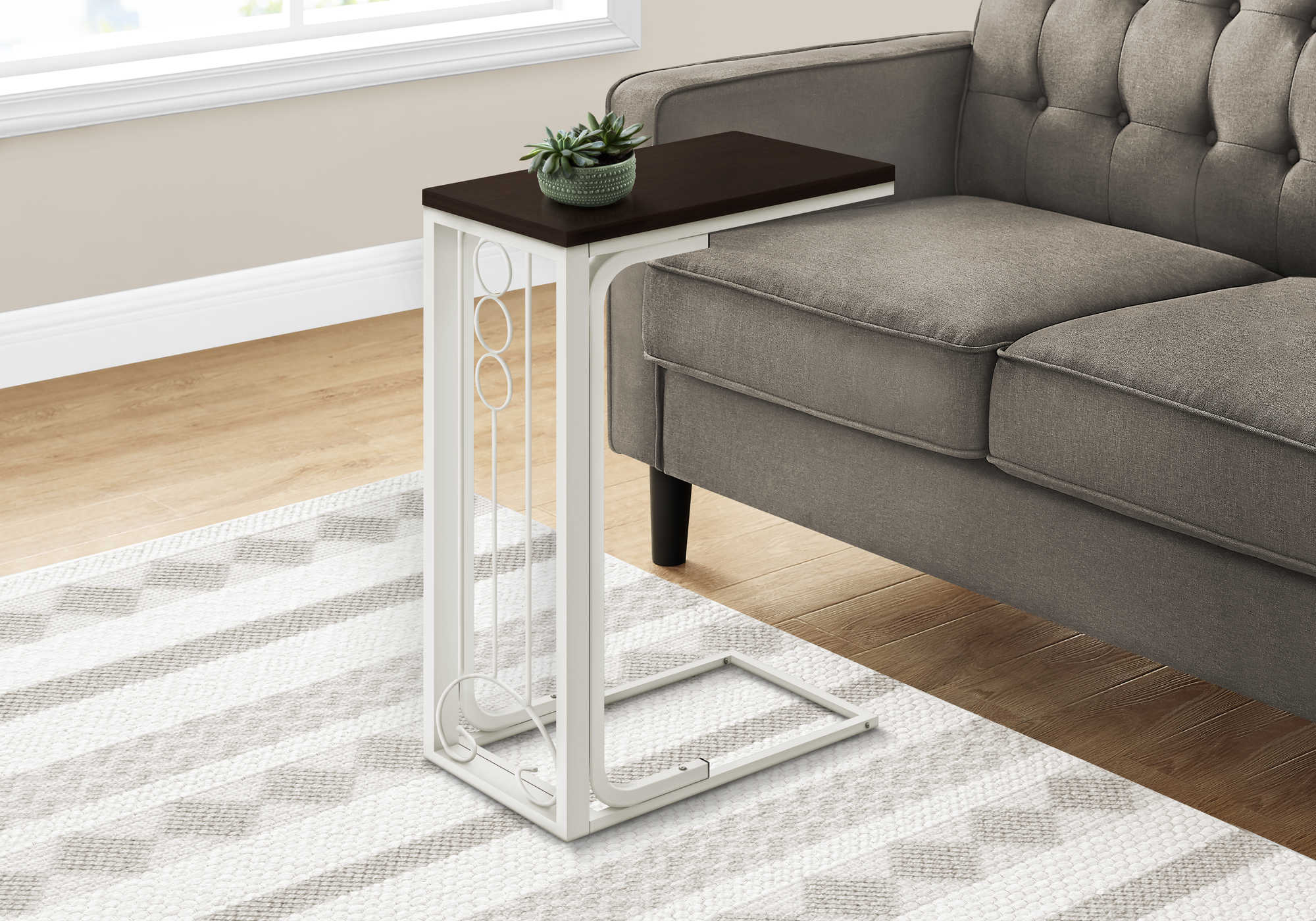 ACCENT TABLE - CHERRY TOP / ANTIQUE WHITE METAL