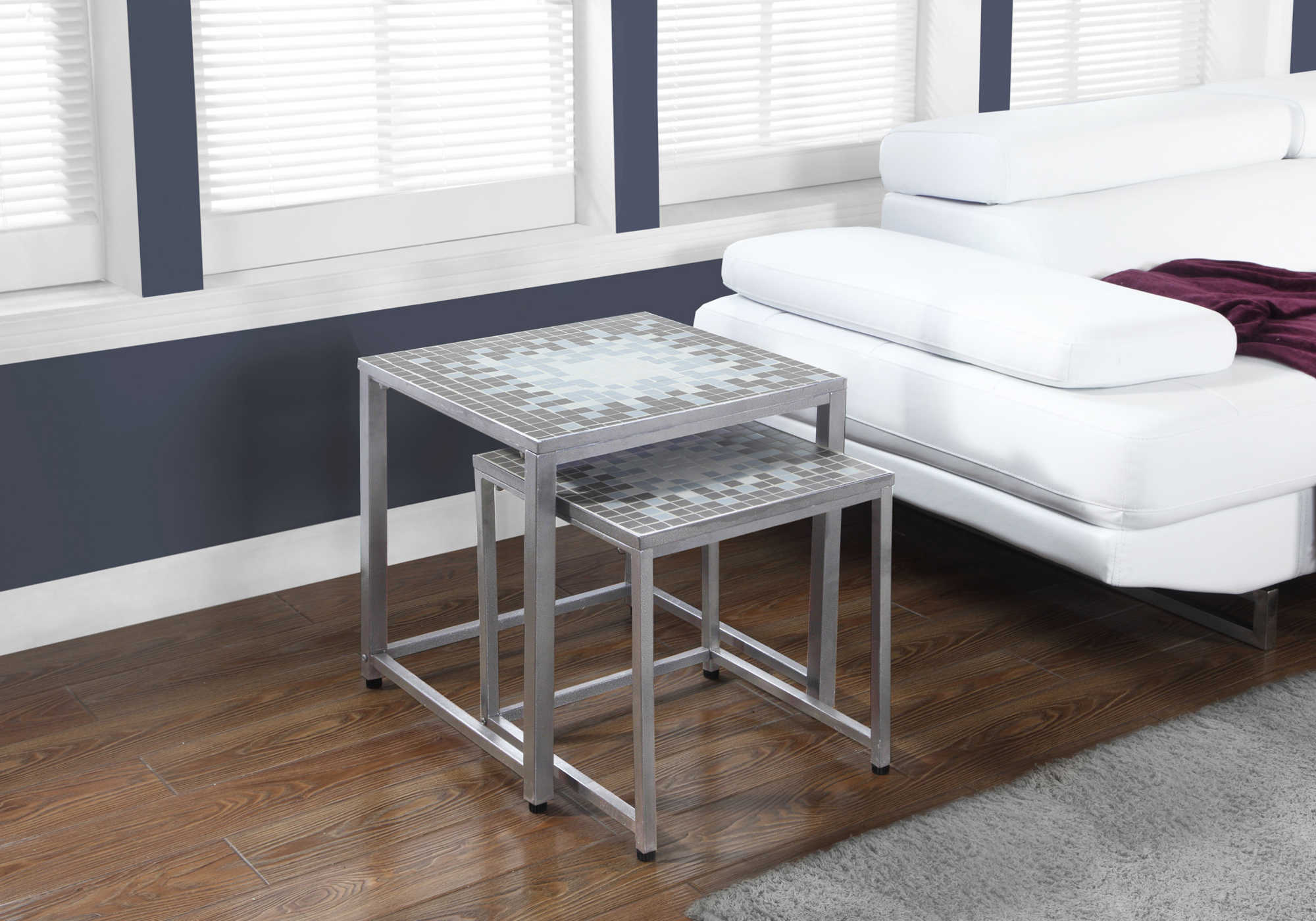 TABLES GIGOGNES - ENSEMBLE 2 PIÈCES / GRIS / PLATEAU CARREAUX BLEU / ARGENT
