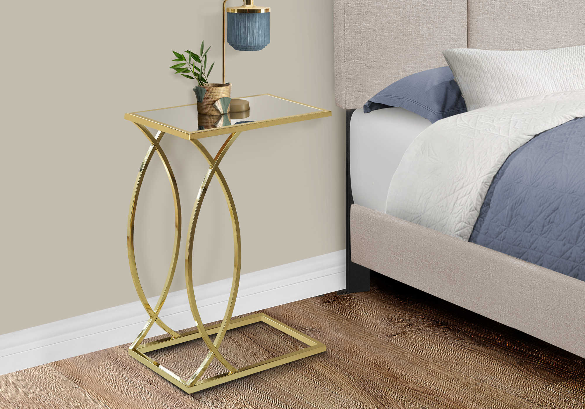 ACCENT TABLE - MIRROR TOP WITH GOLD METAL