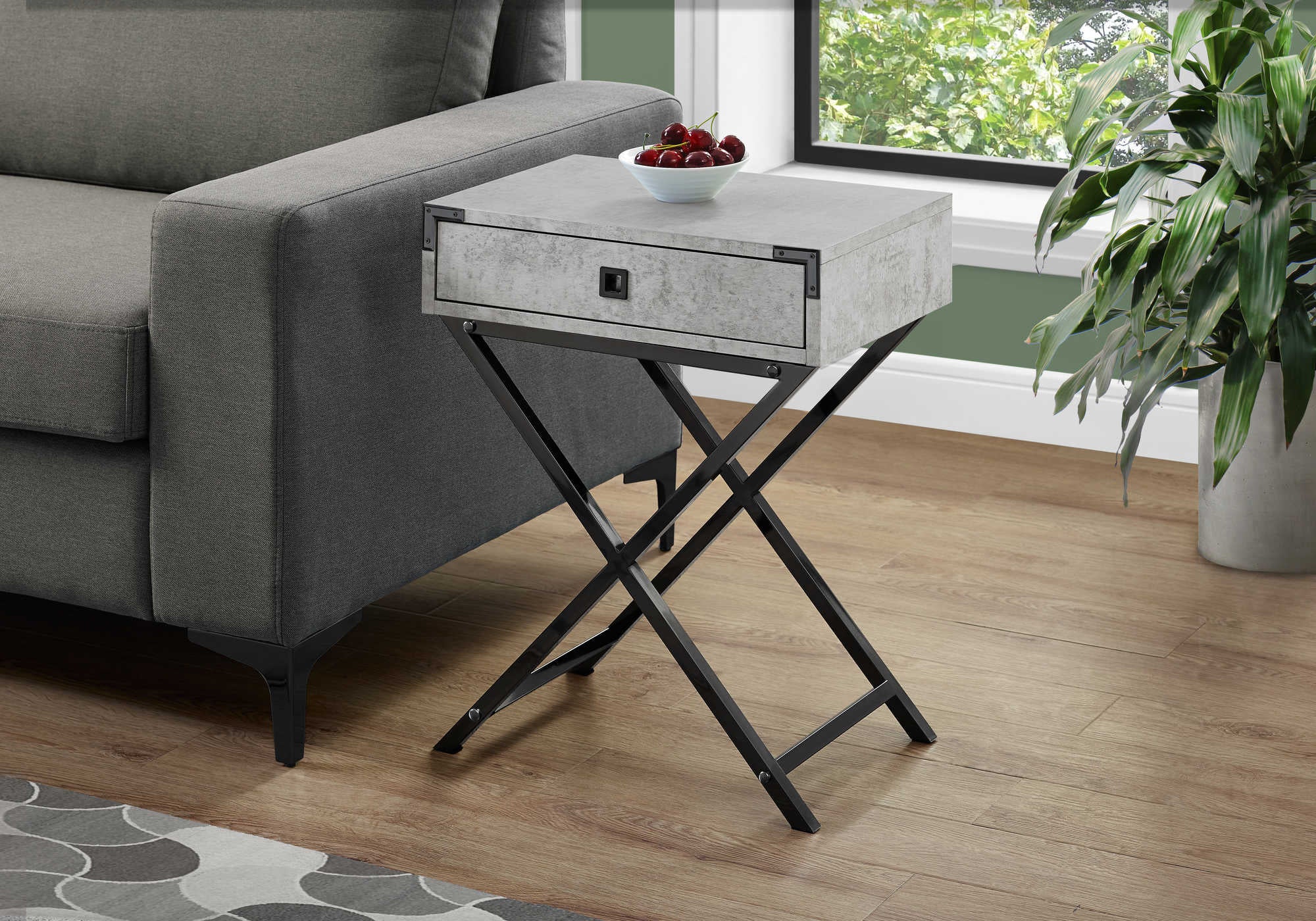 TABLE D'APPOINT - 24"H / CIMENT GRIS / MÉTAL NICKEL NOIR
