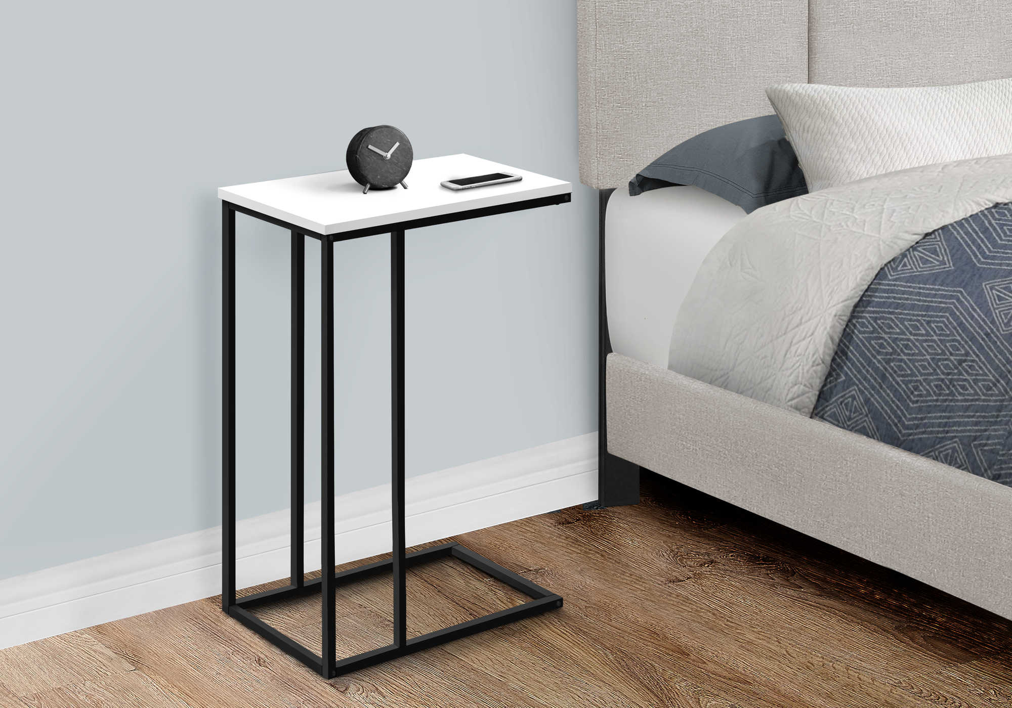 ACCENT TABLE - 25"H / WHITE / BLACK METAL
