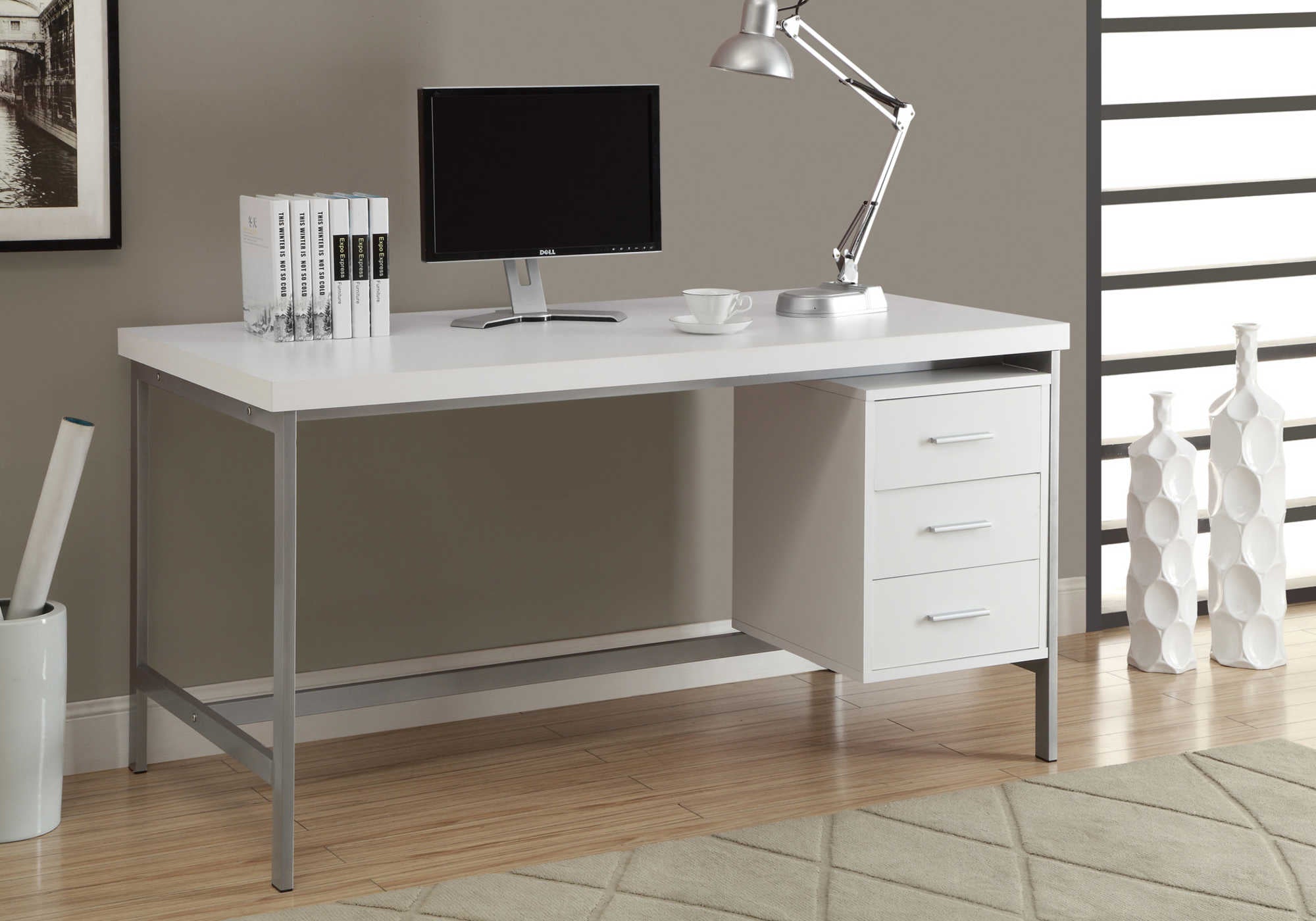 BUREAU D'ORDINATEUR - 60"L / BLANC / MÉTAL ARGENTÉ