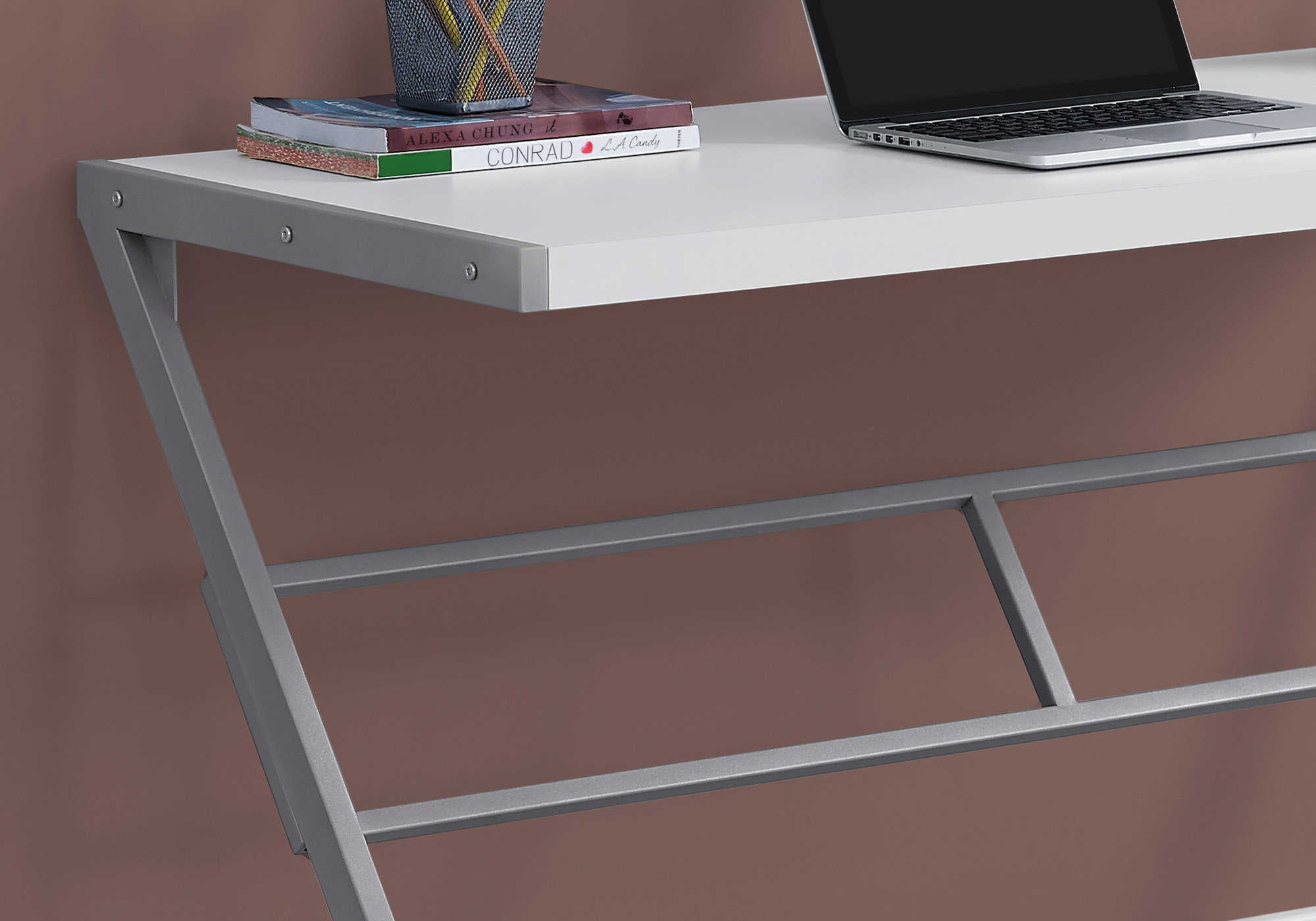 COMPUTER DESK - 48"L / WHITE / SILVER METAL