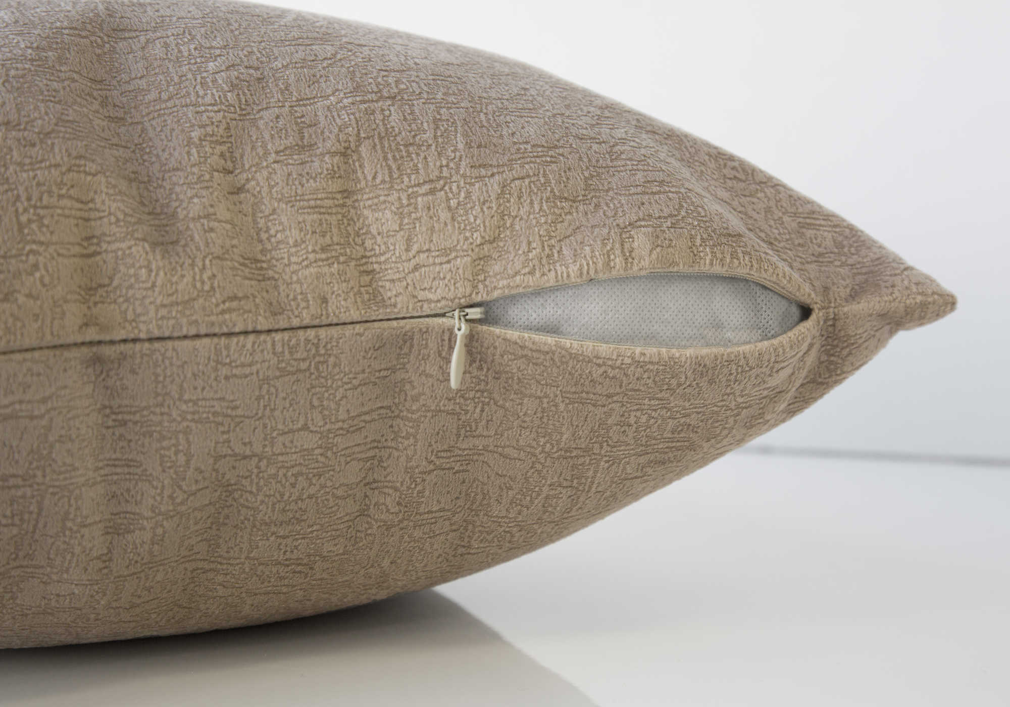 PILLOW - 18"X 18" / TAUPE MOSAIC VELVET / 2PCS