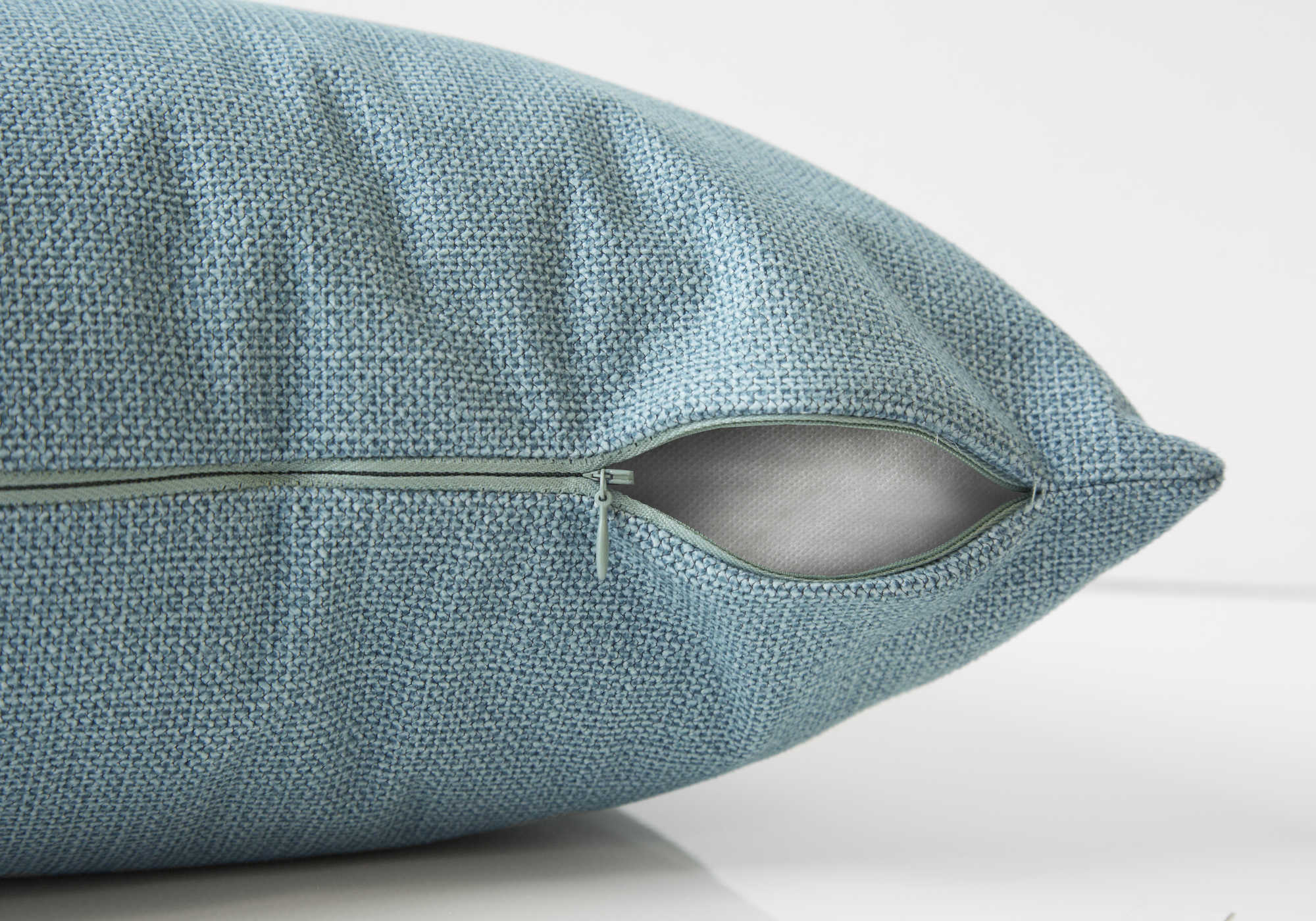 PILLOW - 18"X 18" / PATTERNED LIGHT GREEN / 1PC