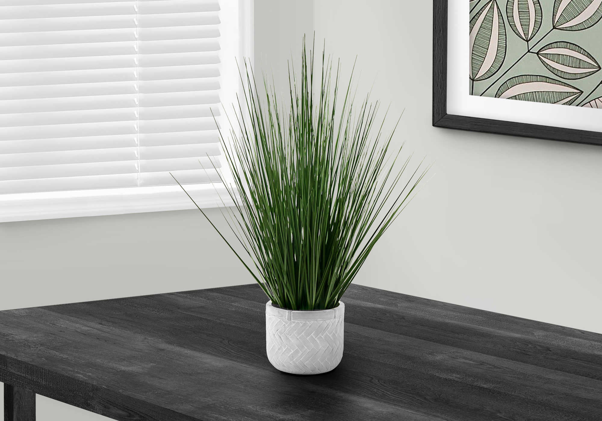 ARTIFICIAL PLANT - 21"H / INDOOR GRASS IN CEMENT 4" POT