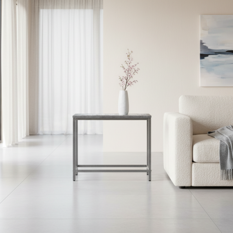 TABLE D'APPOINT - PLATEAU EN CARREAUX GRIS / BLEU / ARGENT MARTELÉ