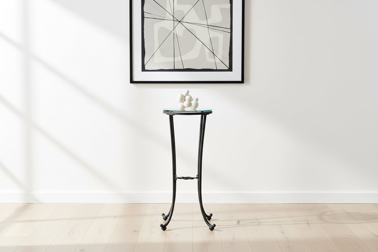 Table d'appoint en métal martelé noir