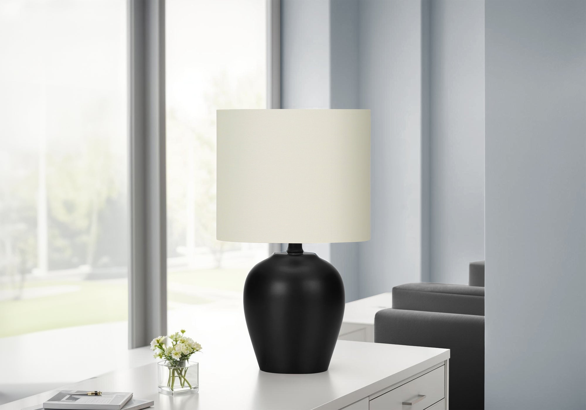 LIGHTING - 17"H TABLE LAMP BLACK CERAMIC IVORY / CREAM SHADE