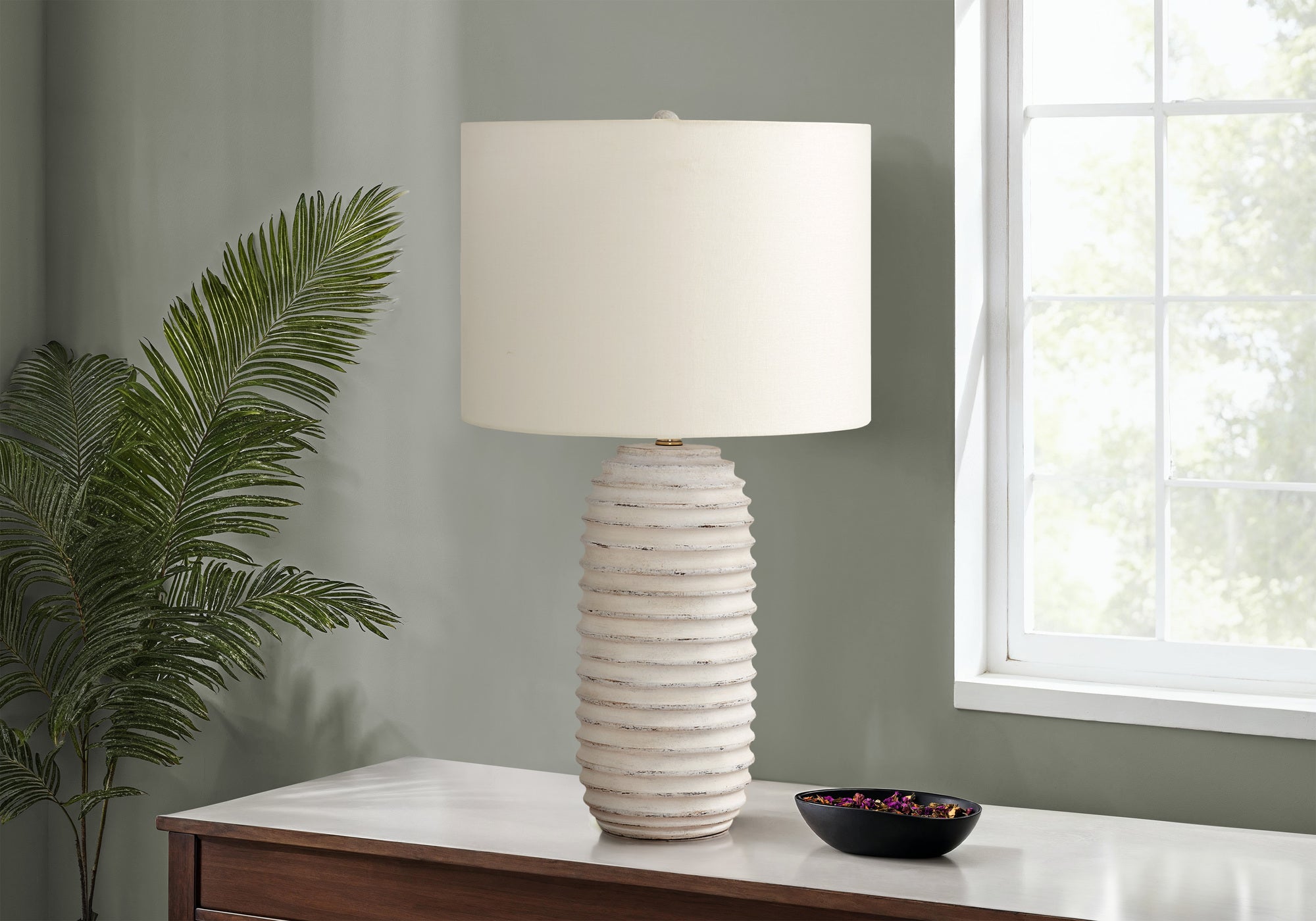LIGHTING - 28"H TABLE LAMP CREAM RESIN IVORY / CREAM SHADE