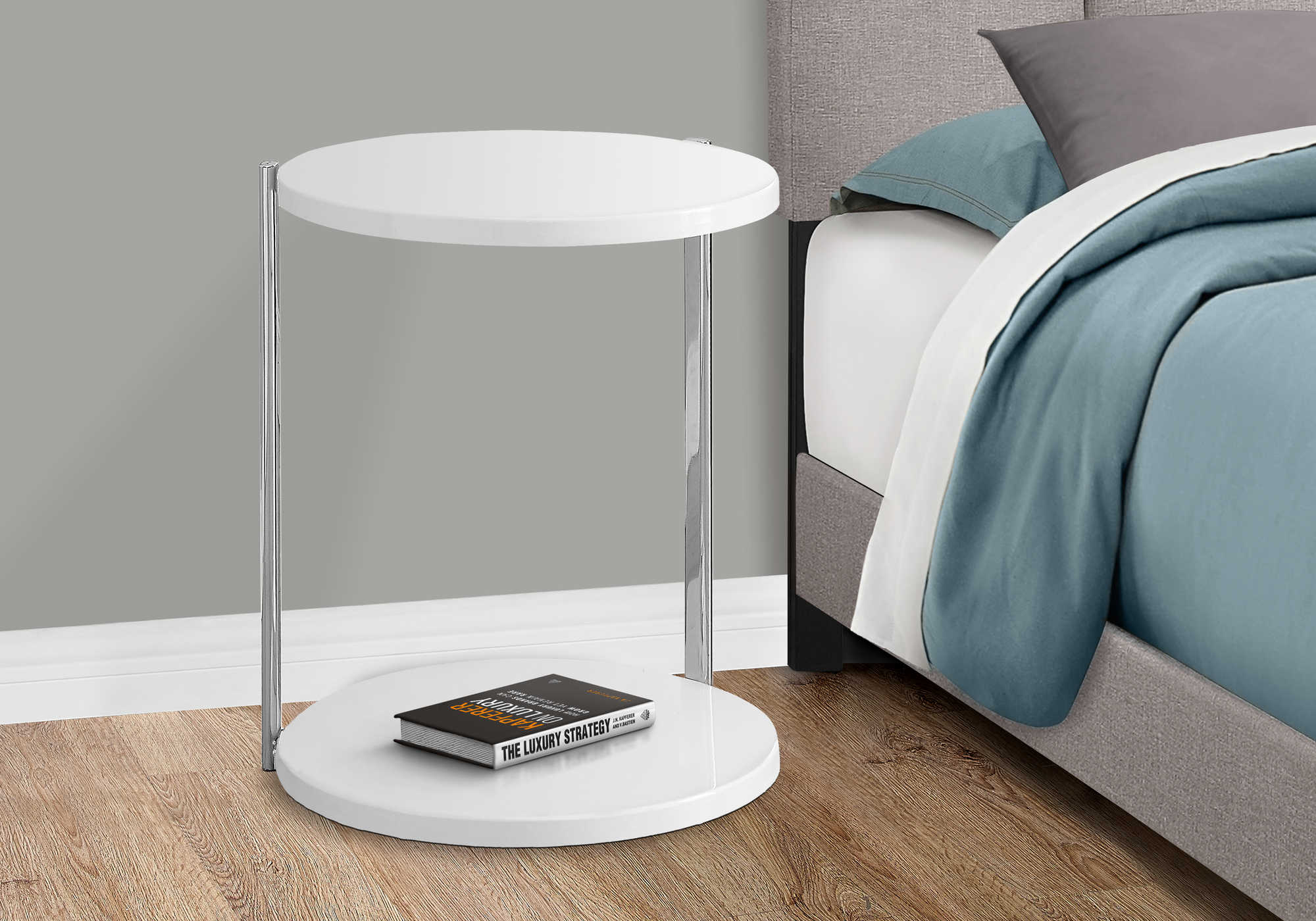 ACCENT TABLE - GLOSSY WHITE / CHROME METAL