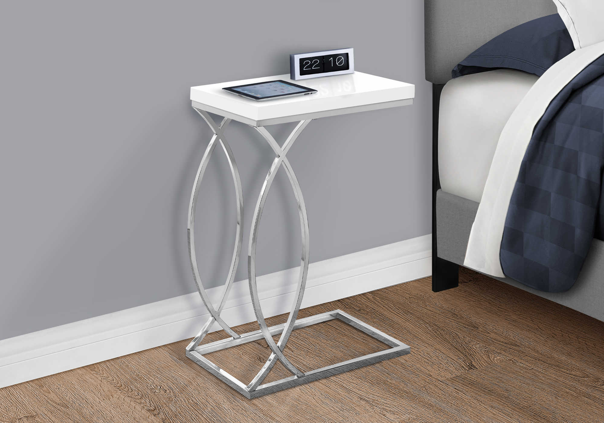 ACCENT TABLE - GLOSSY WHITE WITH CHROME METAL