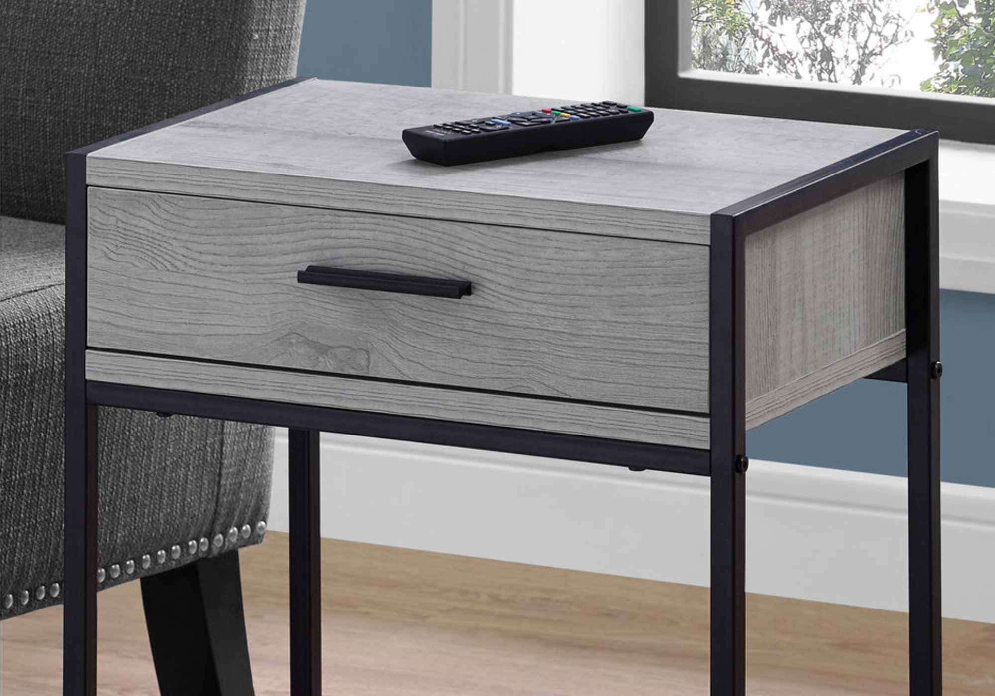 ACCENT TABLE - 22"H / GREY / BLACK METAL / TEMPERED GLASS