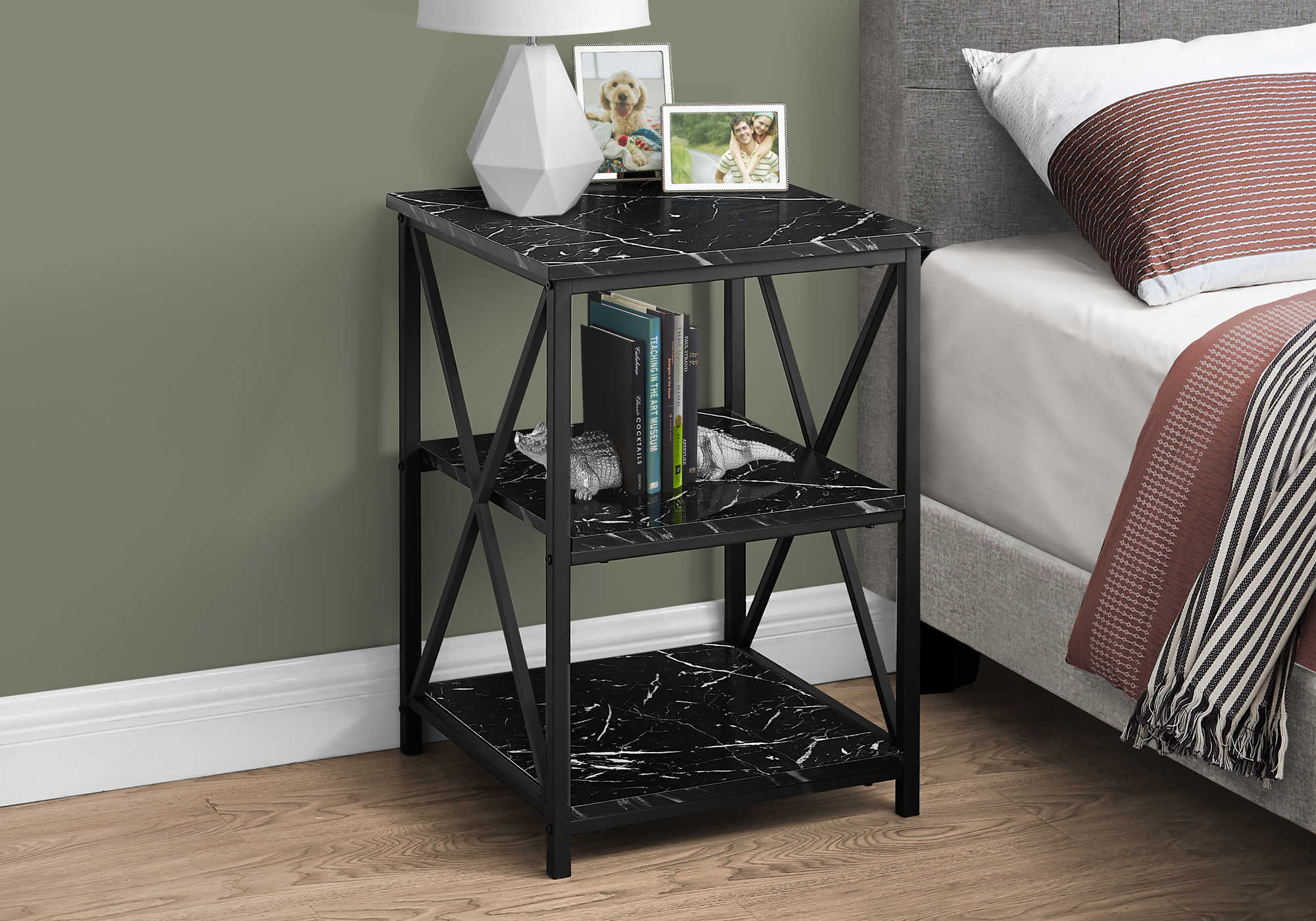 ACCENT TABLE - 26"H / BLACK MARBLE / BLACK METAL