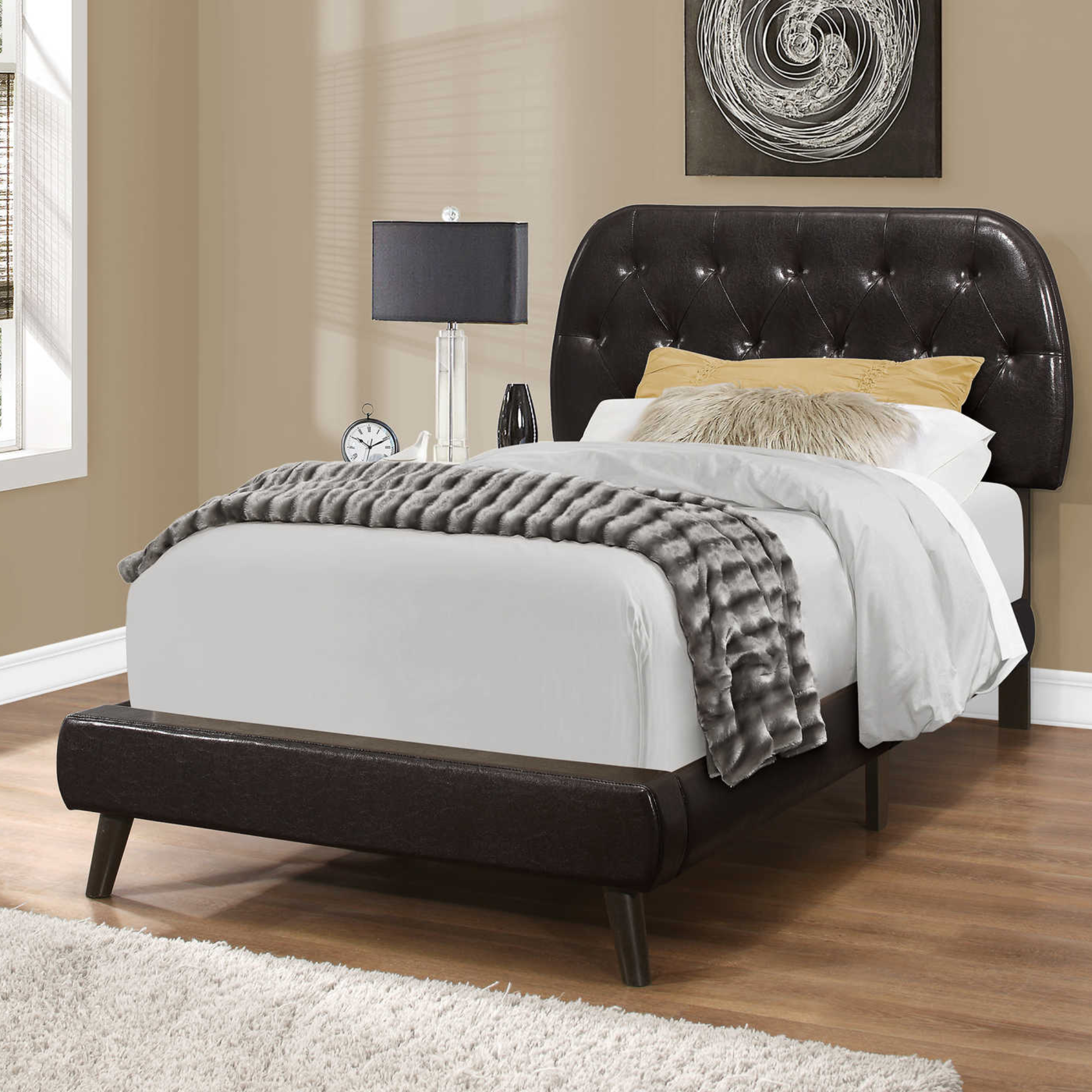 BED - TWIN SIZE / BROWN LEATHER-LOOK WITH WOOD LEGS