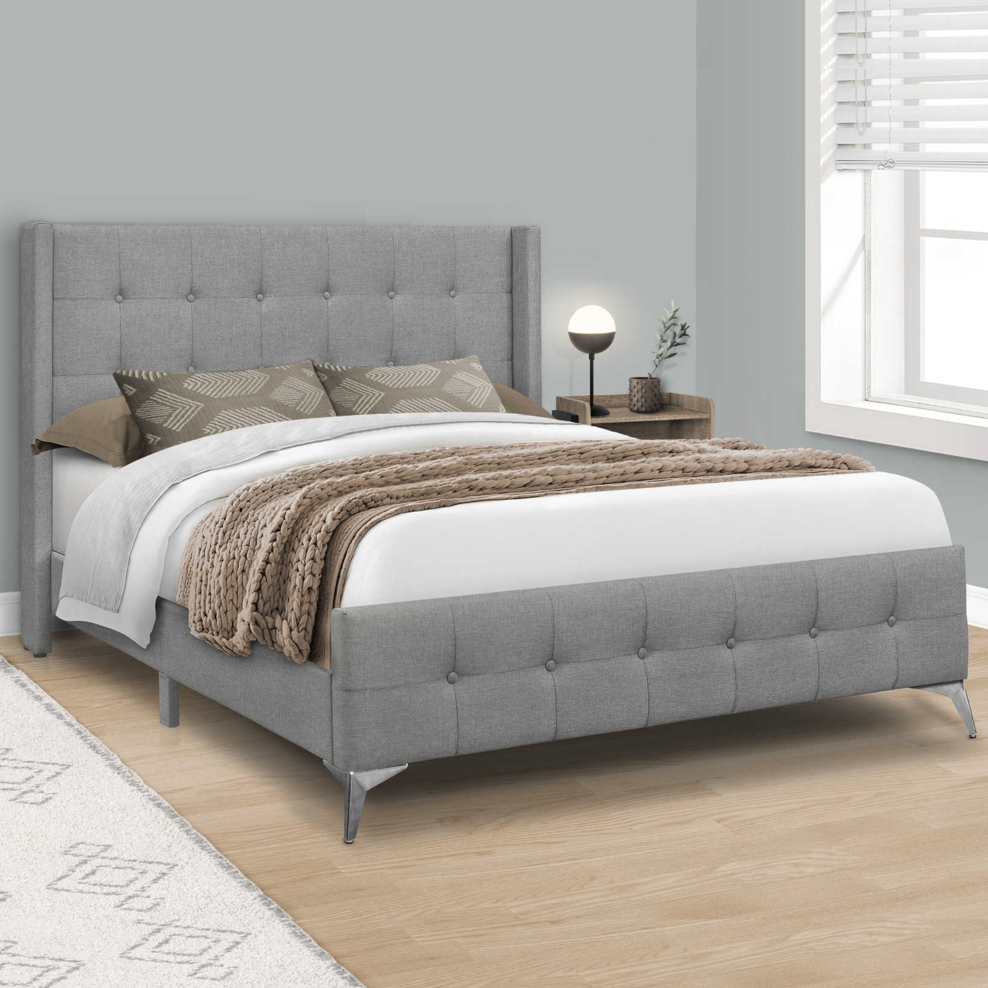 BED - QUEEN SIZE / GREY LINEN WITH CHROME METAL LEGS