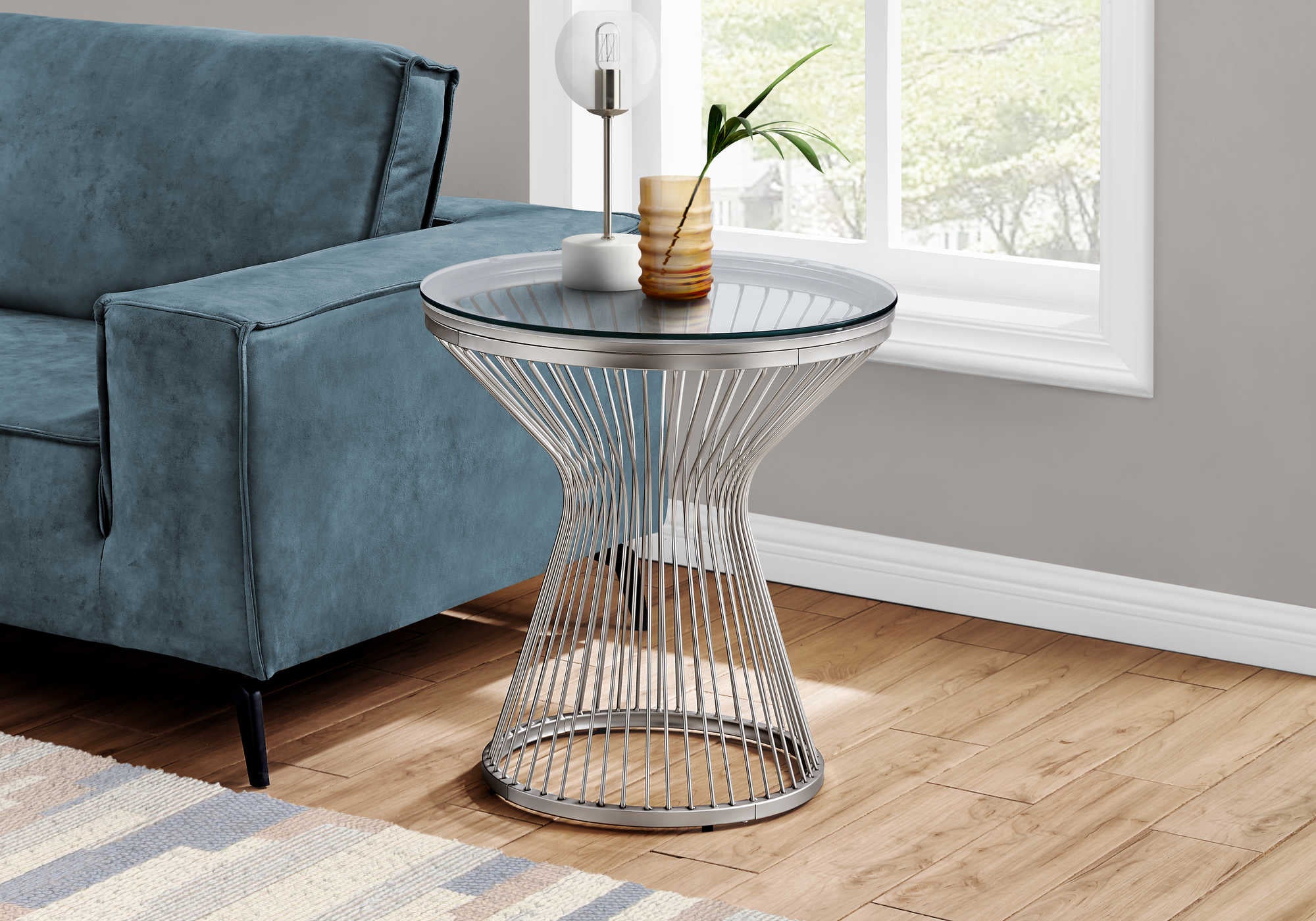 LOUNGE ACCENT TABLE